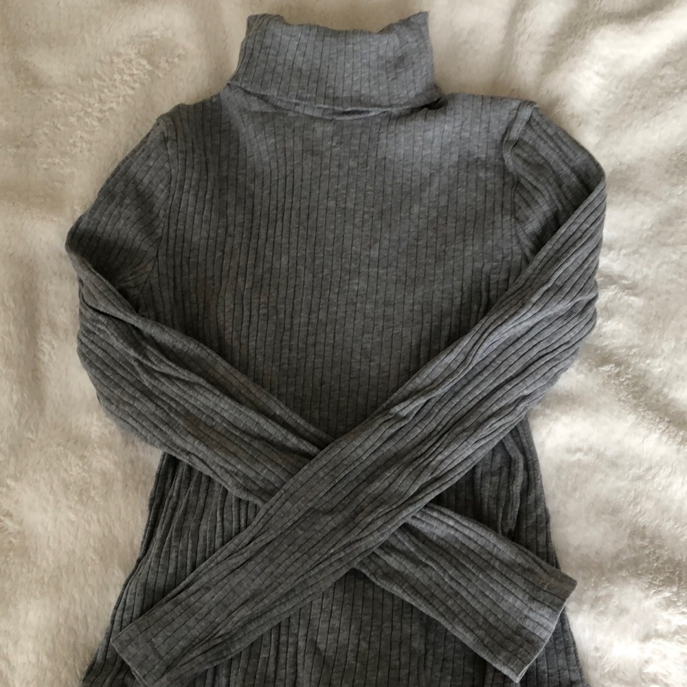 NEVER WORN turtle neck long sleeve shirt